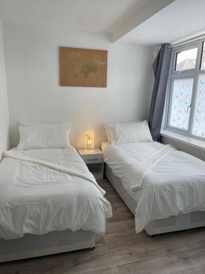 Studio Flat Fully Equipped Apartamento Croydon Exterior foto